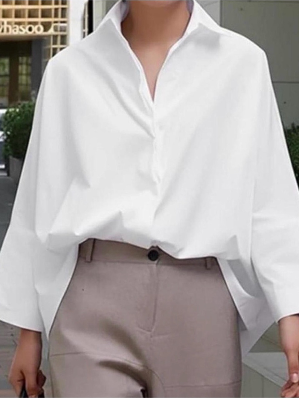 NWT UOOZEE White Button Front Batwing Sleeve Crop Shirt Size Small
